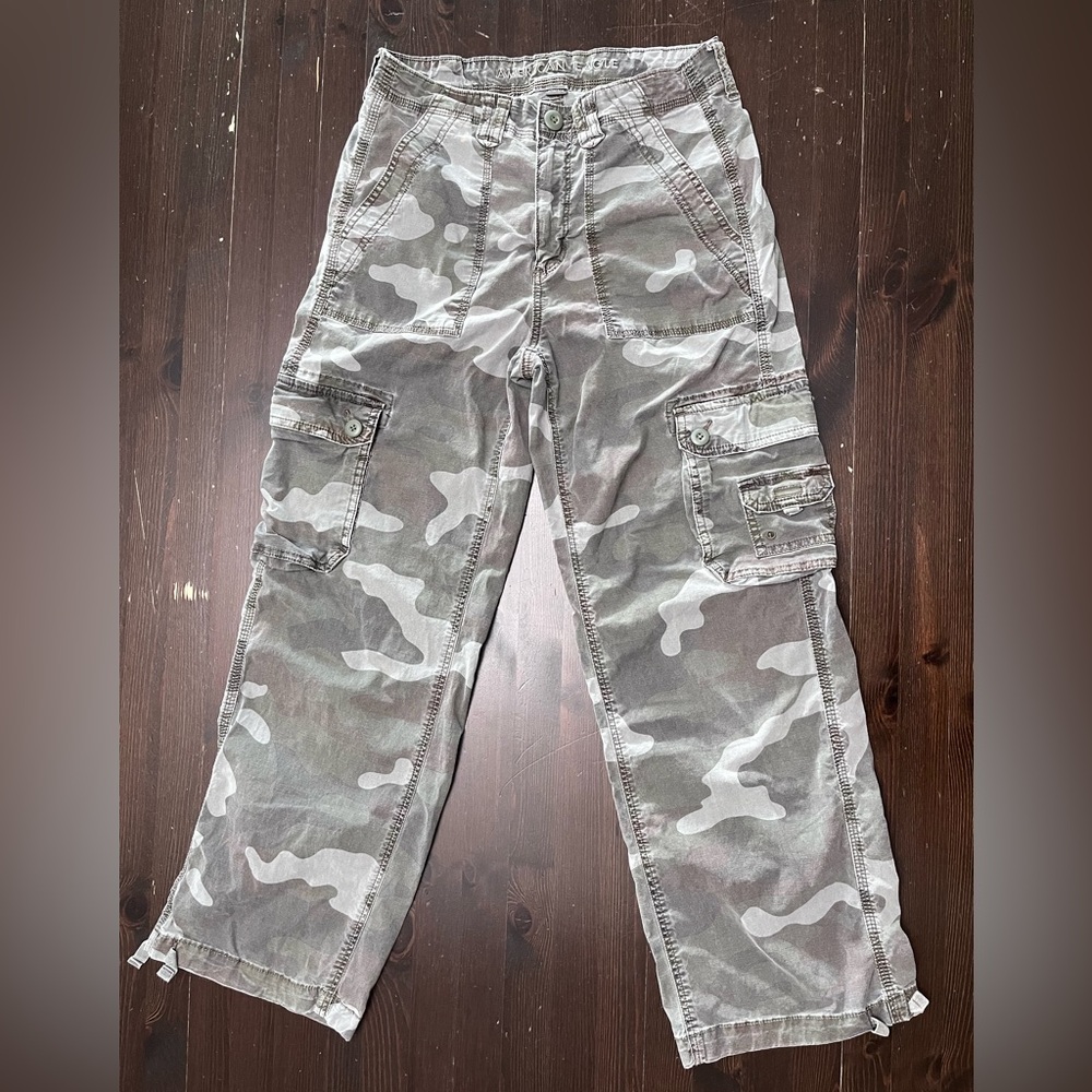 American Eagle Camo Cargo Pants - Picture 2 of 3